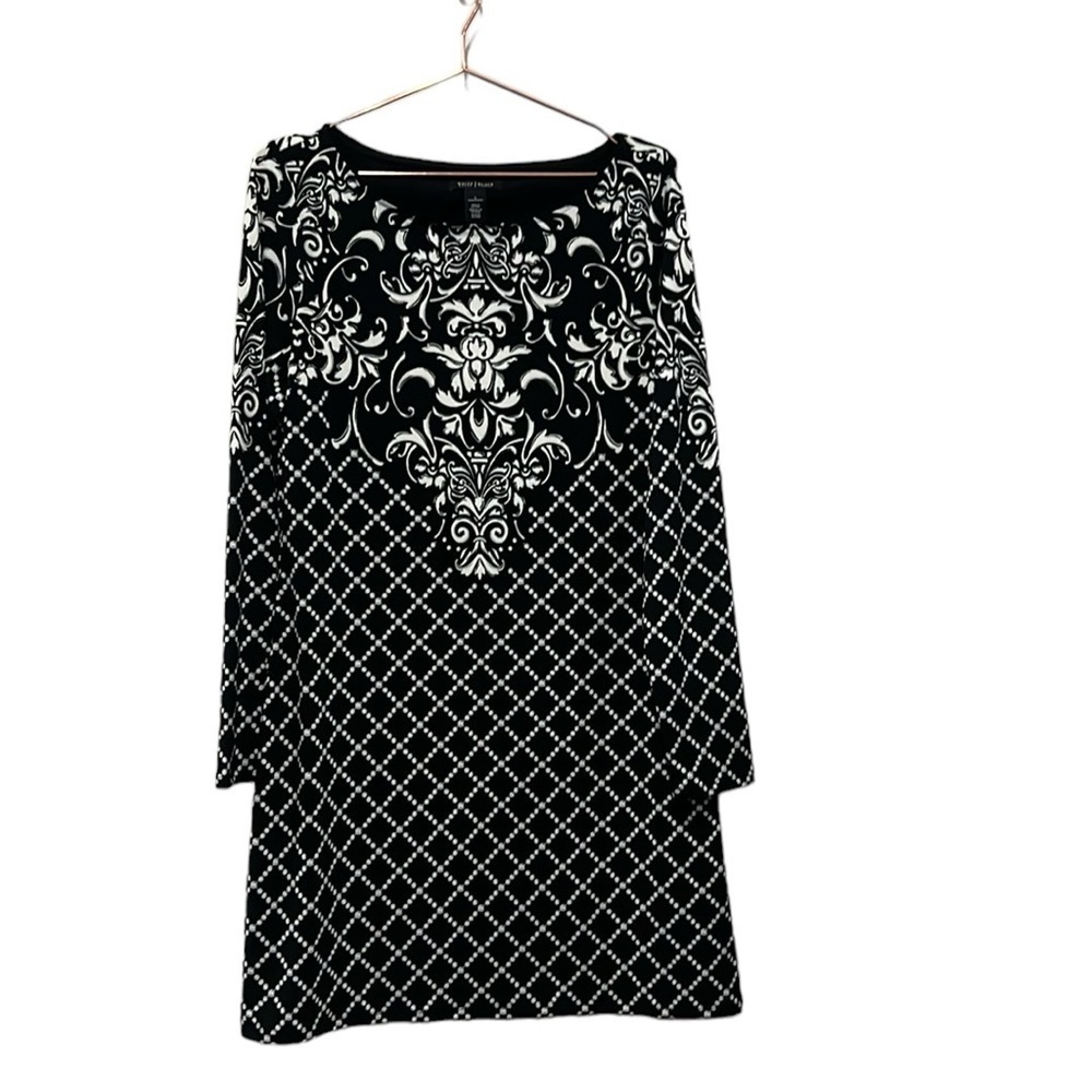 White House black market, black and white pattern dress. Size large